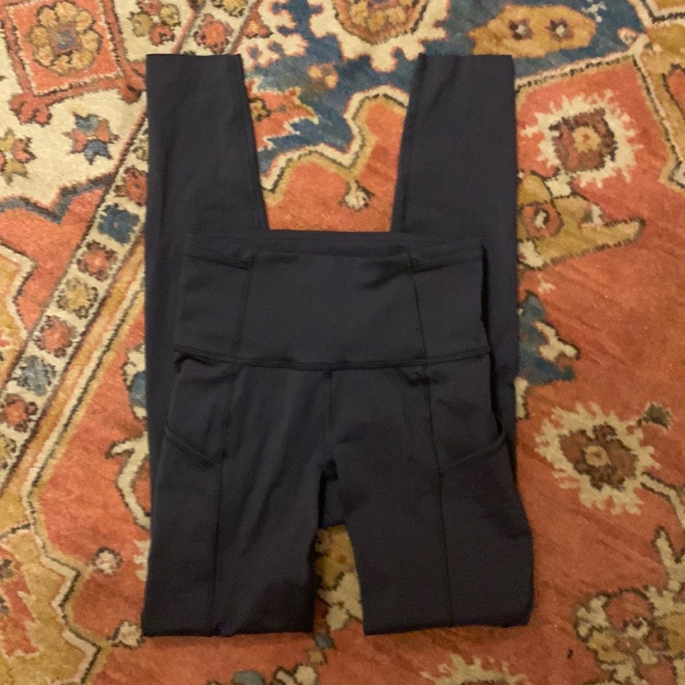 FINAL SALE!  EUC Black lululemon Leggings Size 2